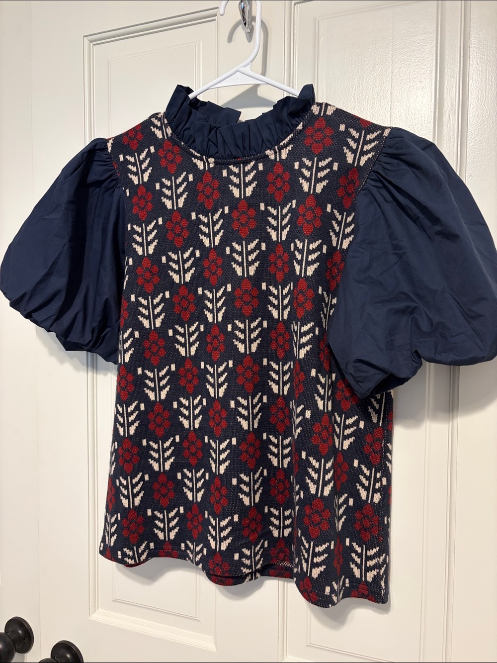 THML Navy Floral Puff-Sleeve Knit Top with Red and Cream Pattern